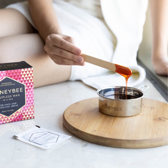 HONEYBEE Stripless Wax in a pan - Picture 3 of 8